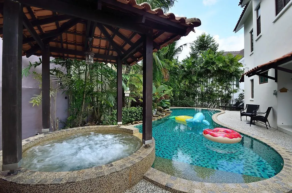 Hilltop Villa George Town Malesia