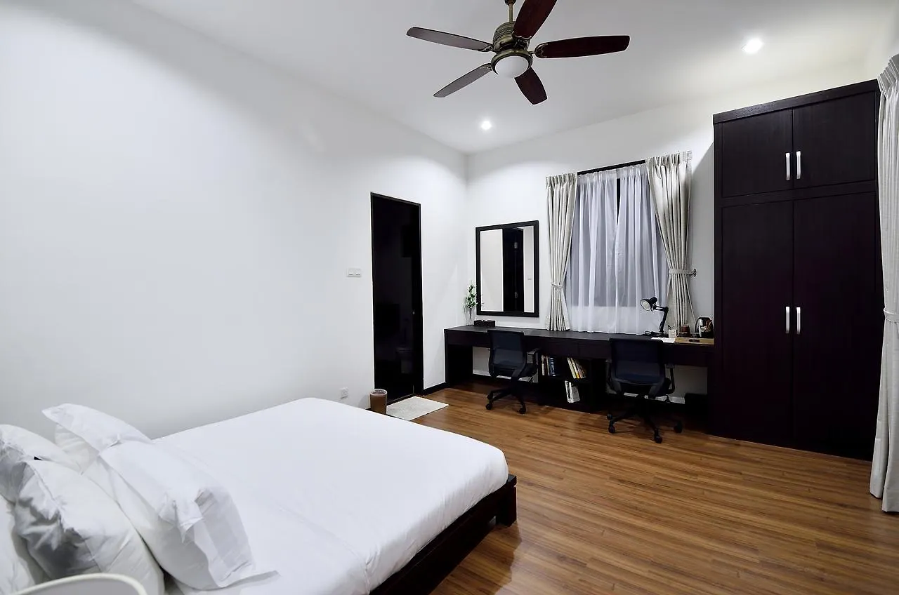 Hilltop Villa George Town